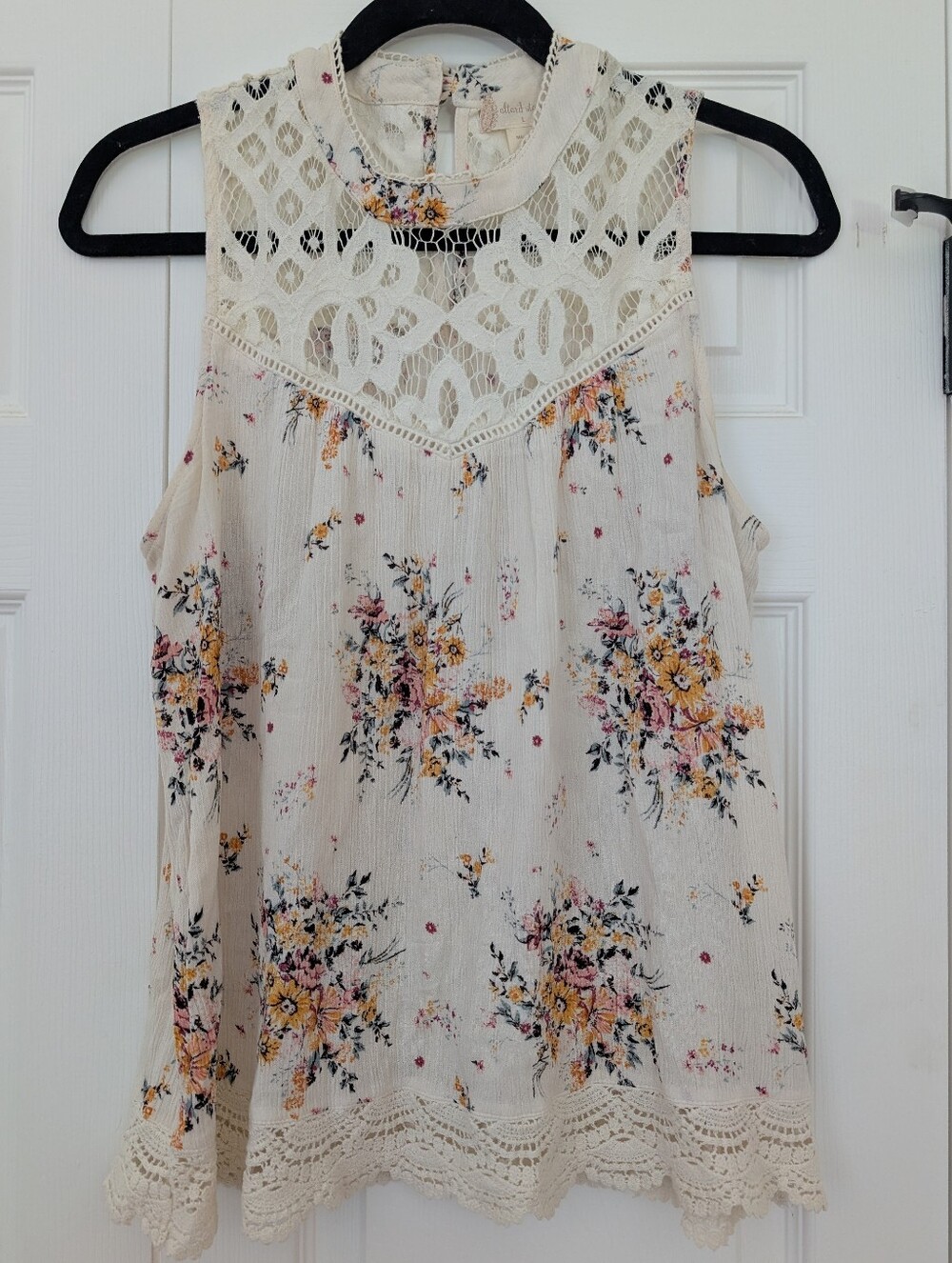Altar'd State Cream Floral Lace Yoke Camisole